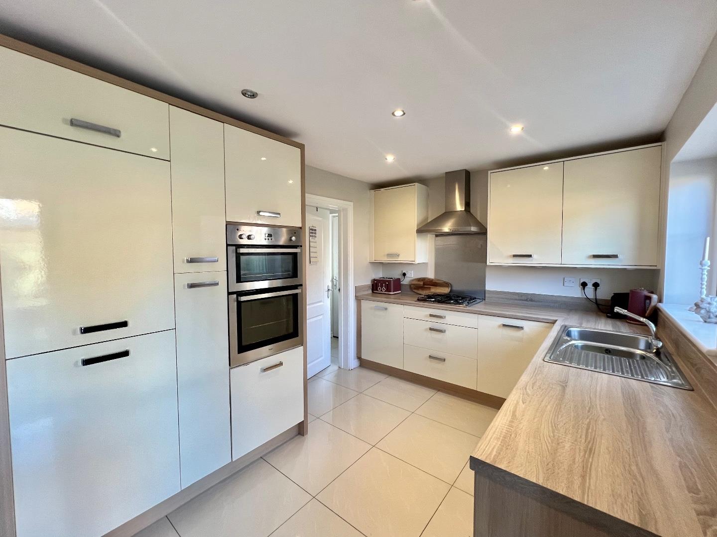 Clos Pwll Clai, Tondu, Bridgend County Borough, CF32 9BZ